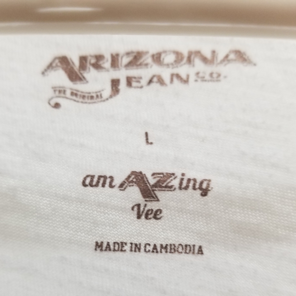 VGUC white Arizona cotton/poly shirt - Picture 2 of 4
